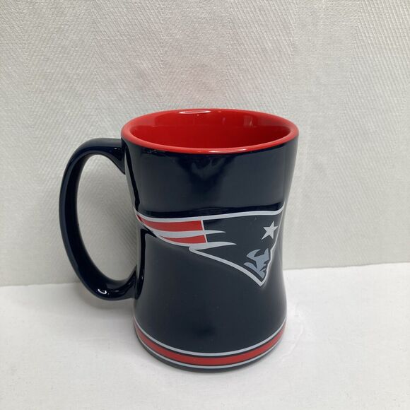 Boelter Brands NFL 14oz Ceramic Relief Sculpted Mug New England Patriots NFL - Picture 3 of 10